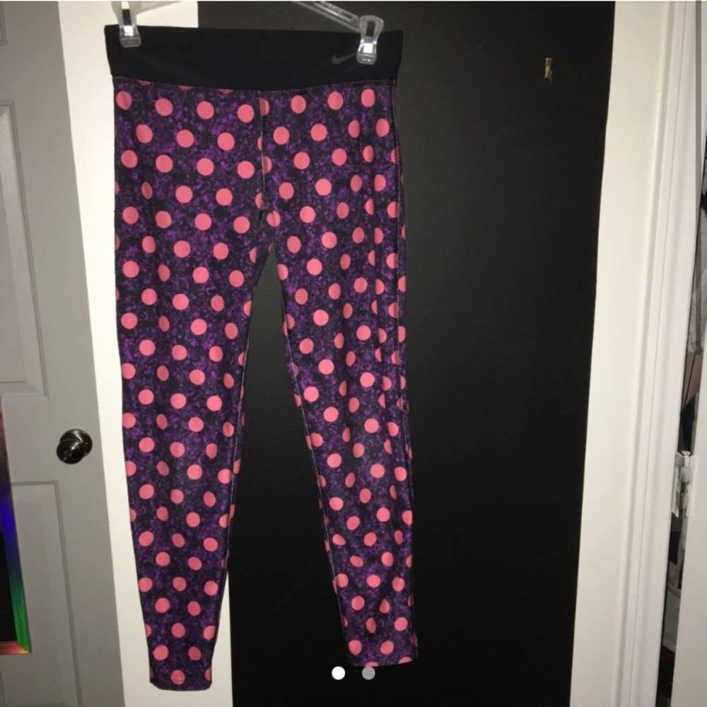 Nike polka dot athletic leggings🔥😌